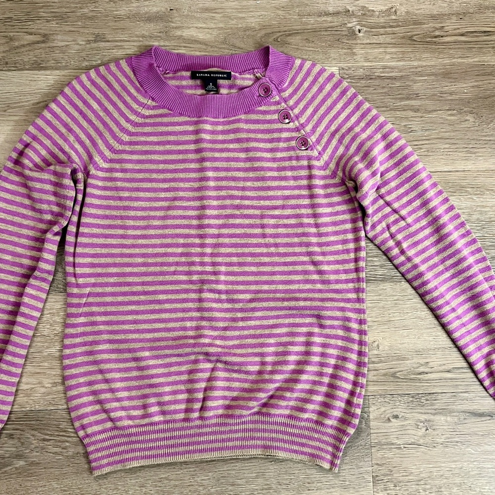 Banana Republic Sweater Small